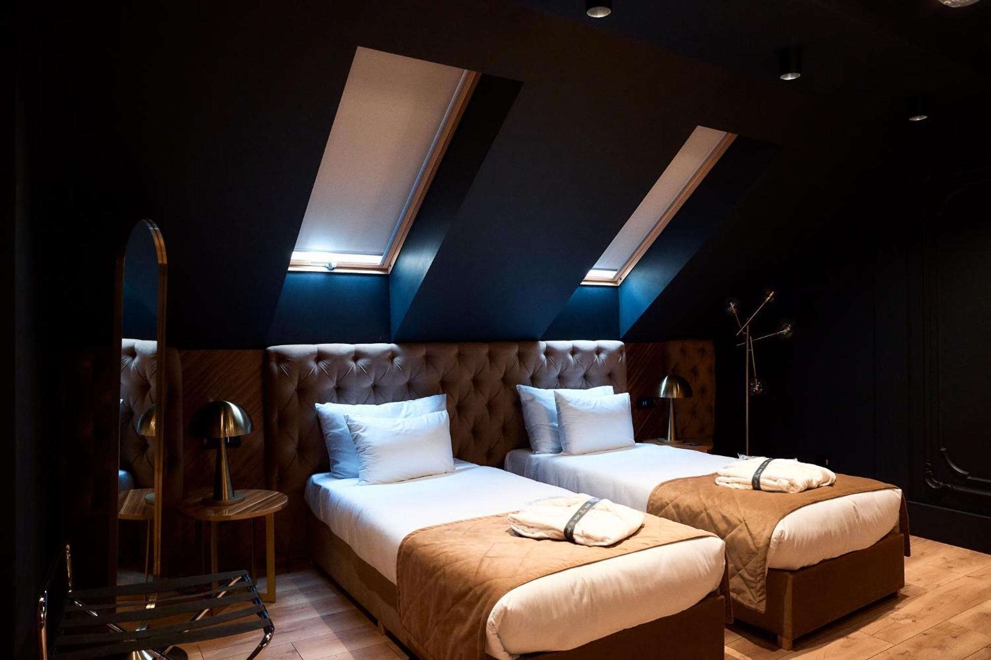 Hotel Viena Satu Mare Bagian luar foto