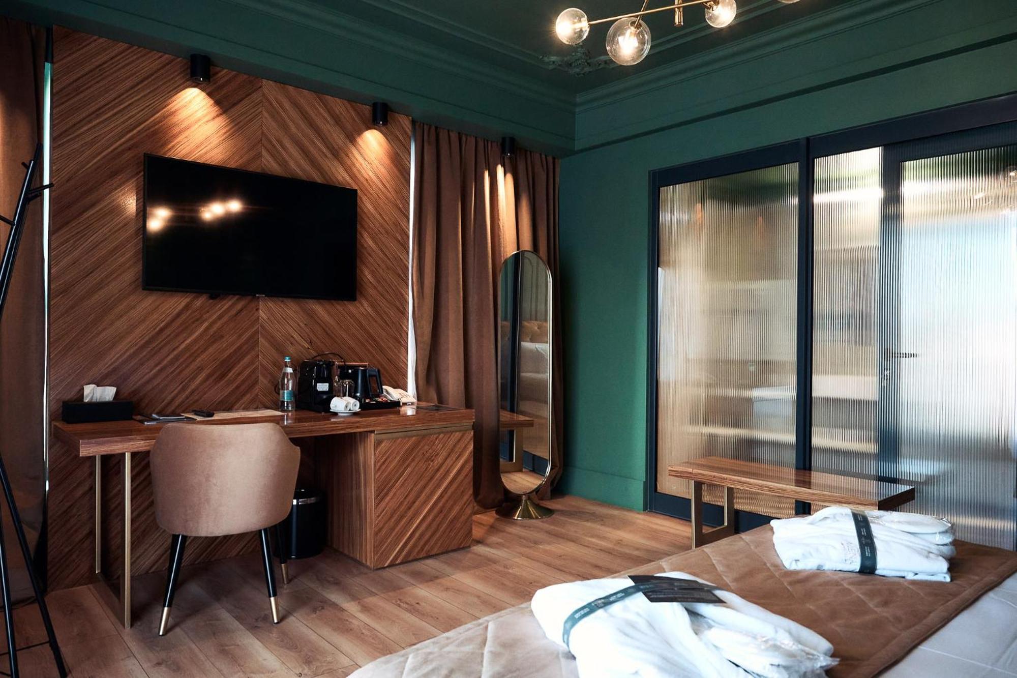 Hotel Viena Satu Mare Bagian luar foto
